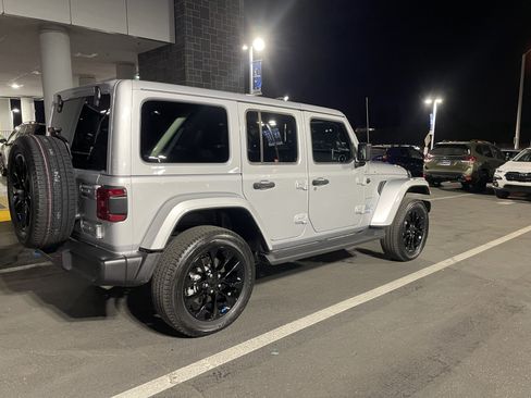 Used 2022 Jeep Wrangler Unlimited Sahara w/ Safety Group image 2