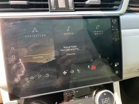 Used 2025 Jaguar F-PACE R-Dynamic S AWD/4WD image 12