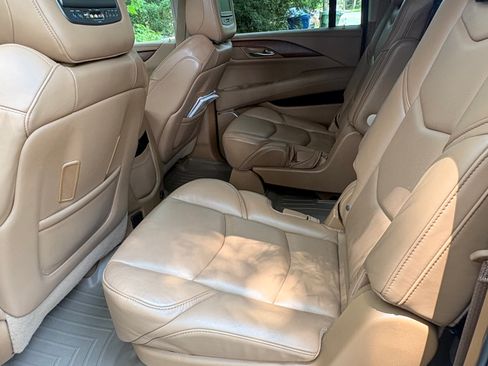 Used 2016 Cadillac Escalade ESV Platinum AWD/4WD image 11