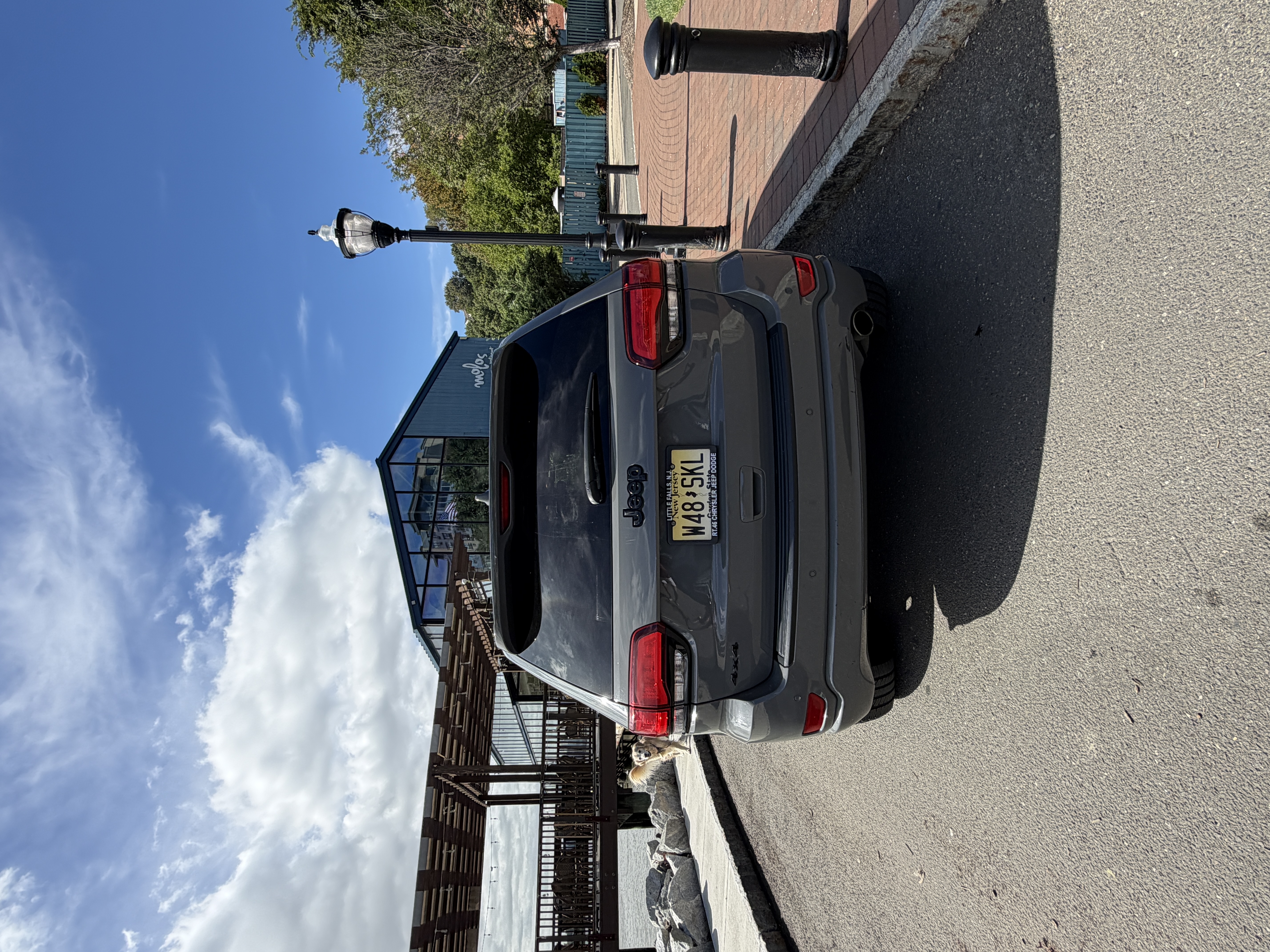 Used 2019 Jeep Grand Cherokee Altitude AWD/4WD image 2
