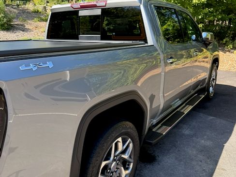 Used 2023 GMC Sierra 1500 SLT w/ SLT Premium Plus Package image 9