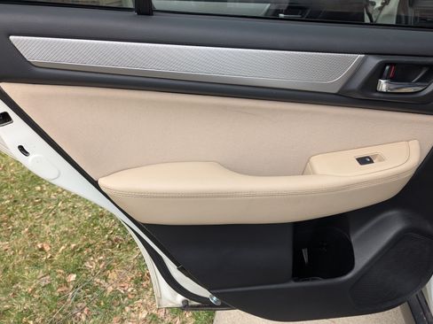 Used 2018 Subaru Outback 2.5i Premium image 15