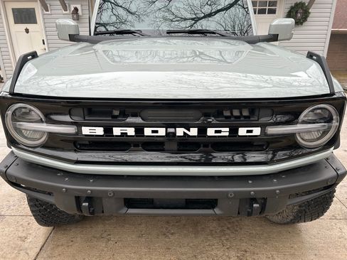 Used 2022 Ford Bronco Outer Banks w/ Sasquatch Package image 8