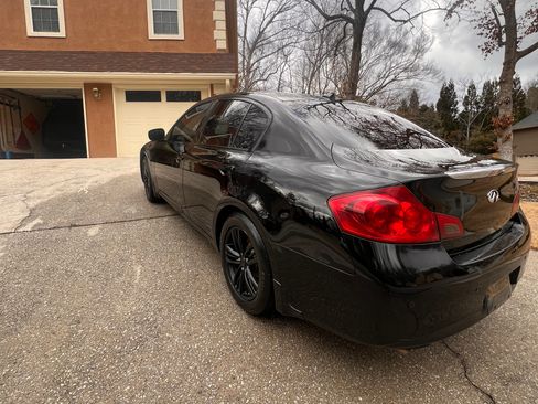 Used 2011 INFINITI G37 Journey w/ Premium Pkg image 2