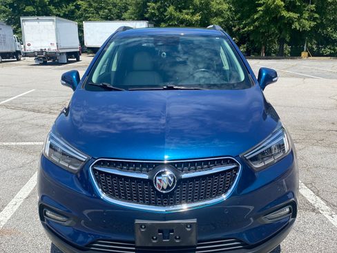 Used 2019 Buick Encore Essence w/ Experience Buick Package FWD image 2