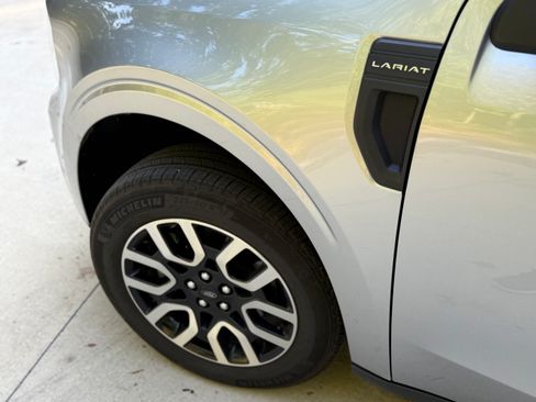 Used 2024 Ford Maverick Lariat image 4