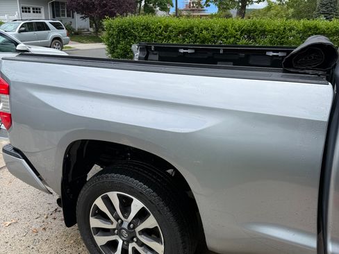 Used 2019 Toyota Tundra Limited w/ Limited Premium Package AWD/4WD image 10