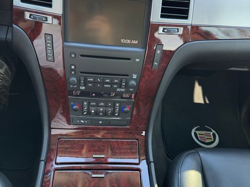 Used 2008 Cadillac Escalade EXT image 31
