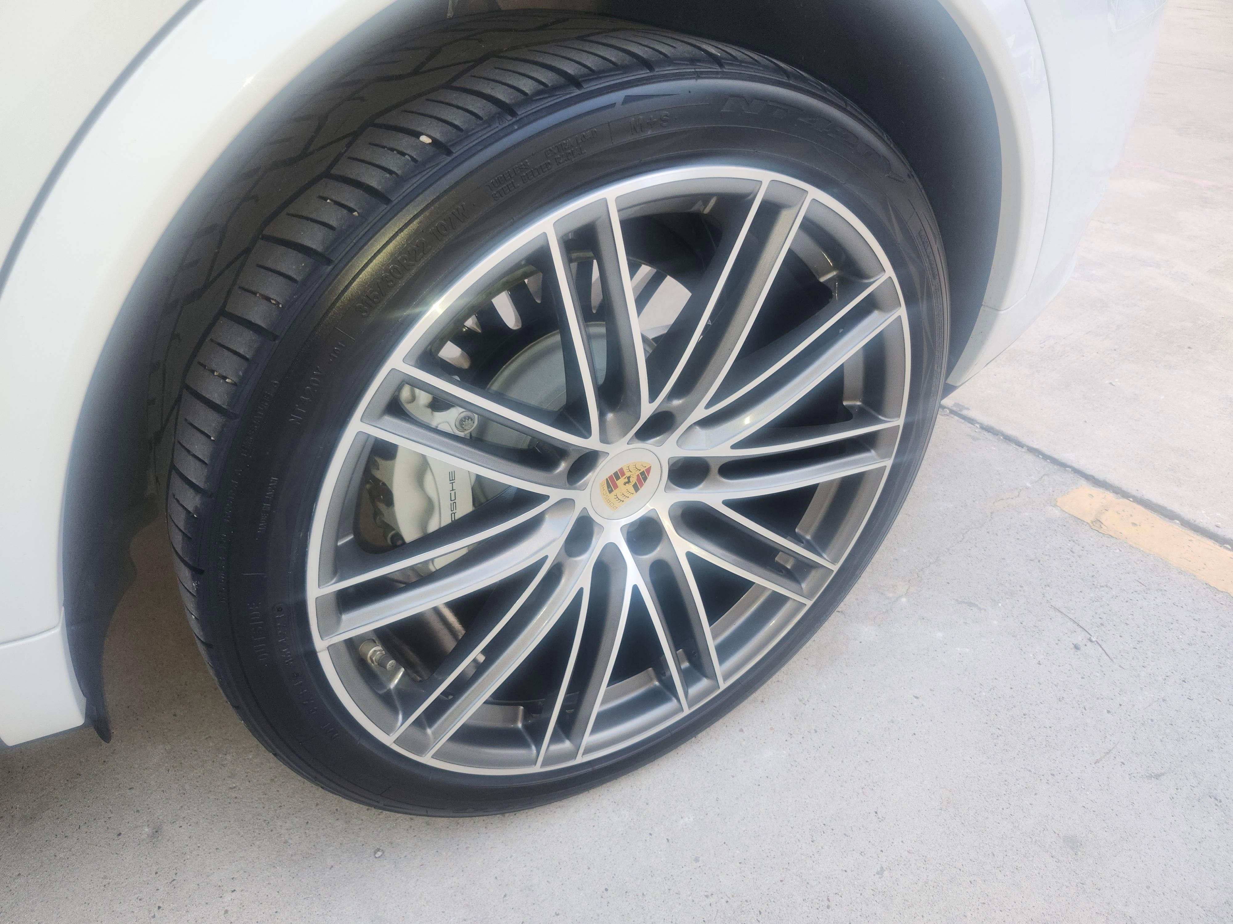 Used 2021 Porsche Cayenne Turbo AWD/4WD image 8