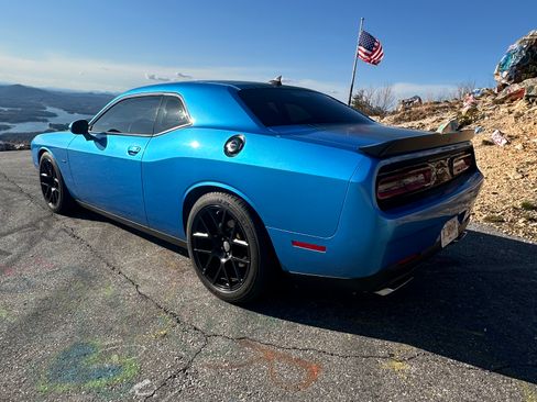 Used 2015 Dodge Challenger R/T Plus image 9