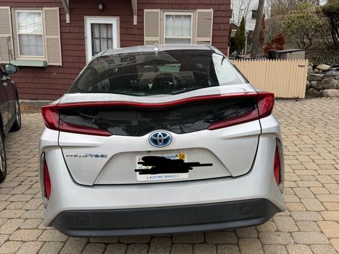 Used 2017 Toyota Prius Prime Plus w/ Carpet Mat Package image 4