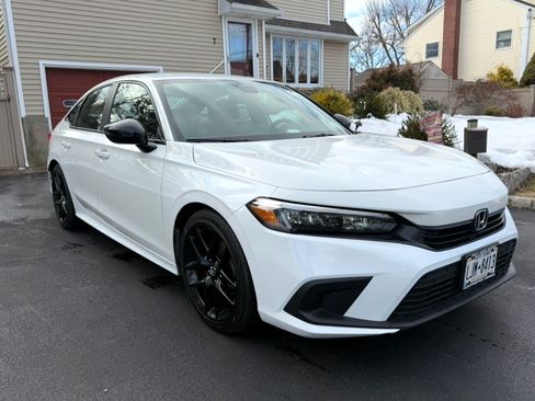 Used 2024 Honda Civic Sport image 1