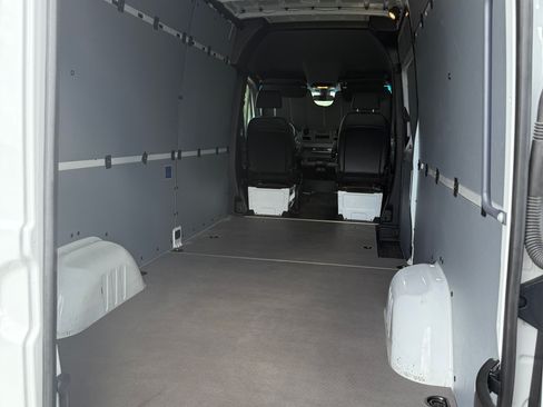 Used 2025 Mercedes-Benz Sprinter 2500 image 10