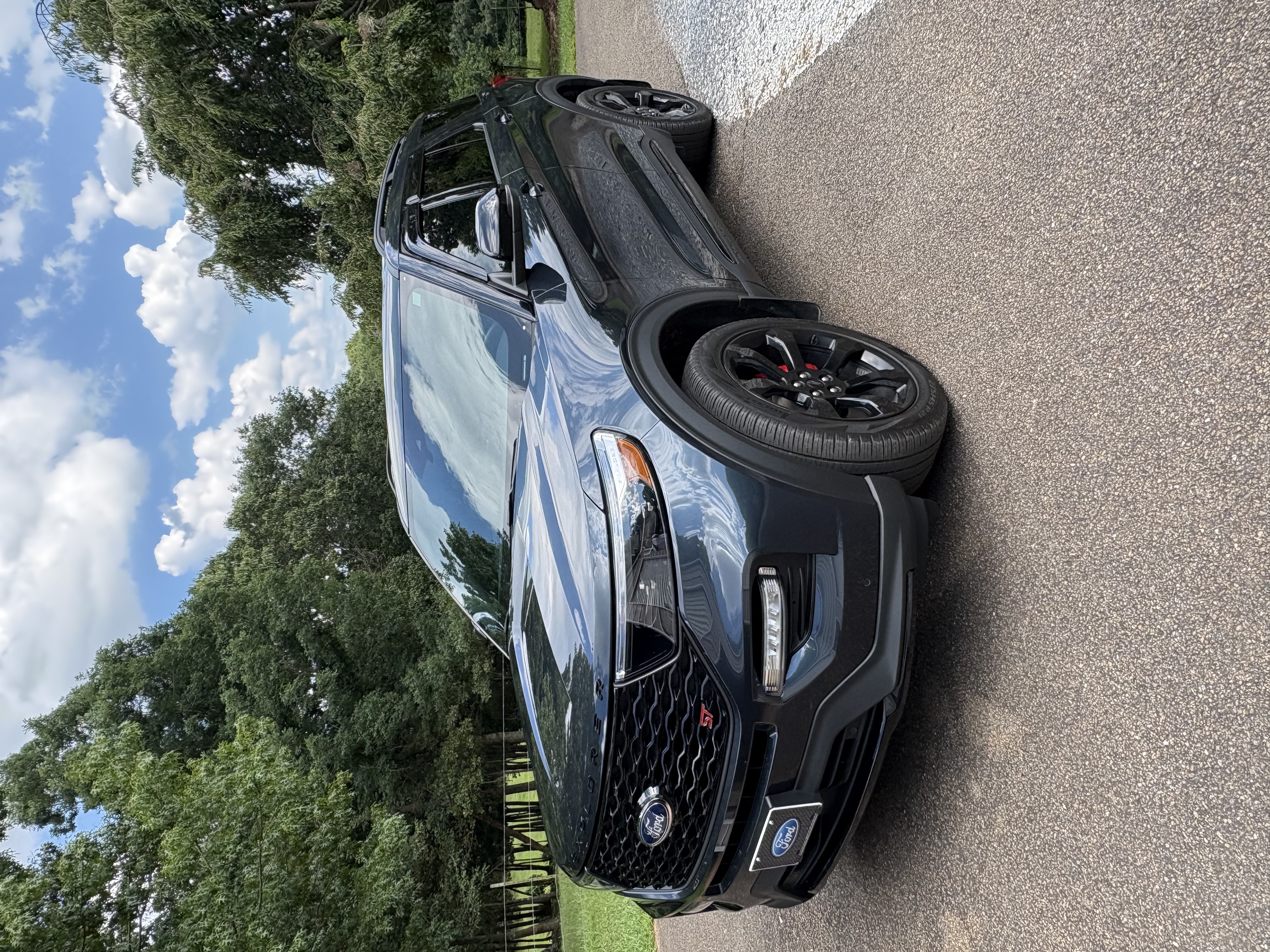 Used 2024 Ford Explorer ST w/ Equipment Group 401A AWD/4WD image 2