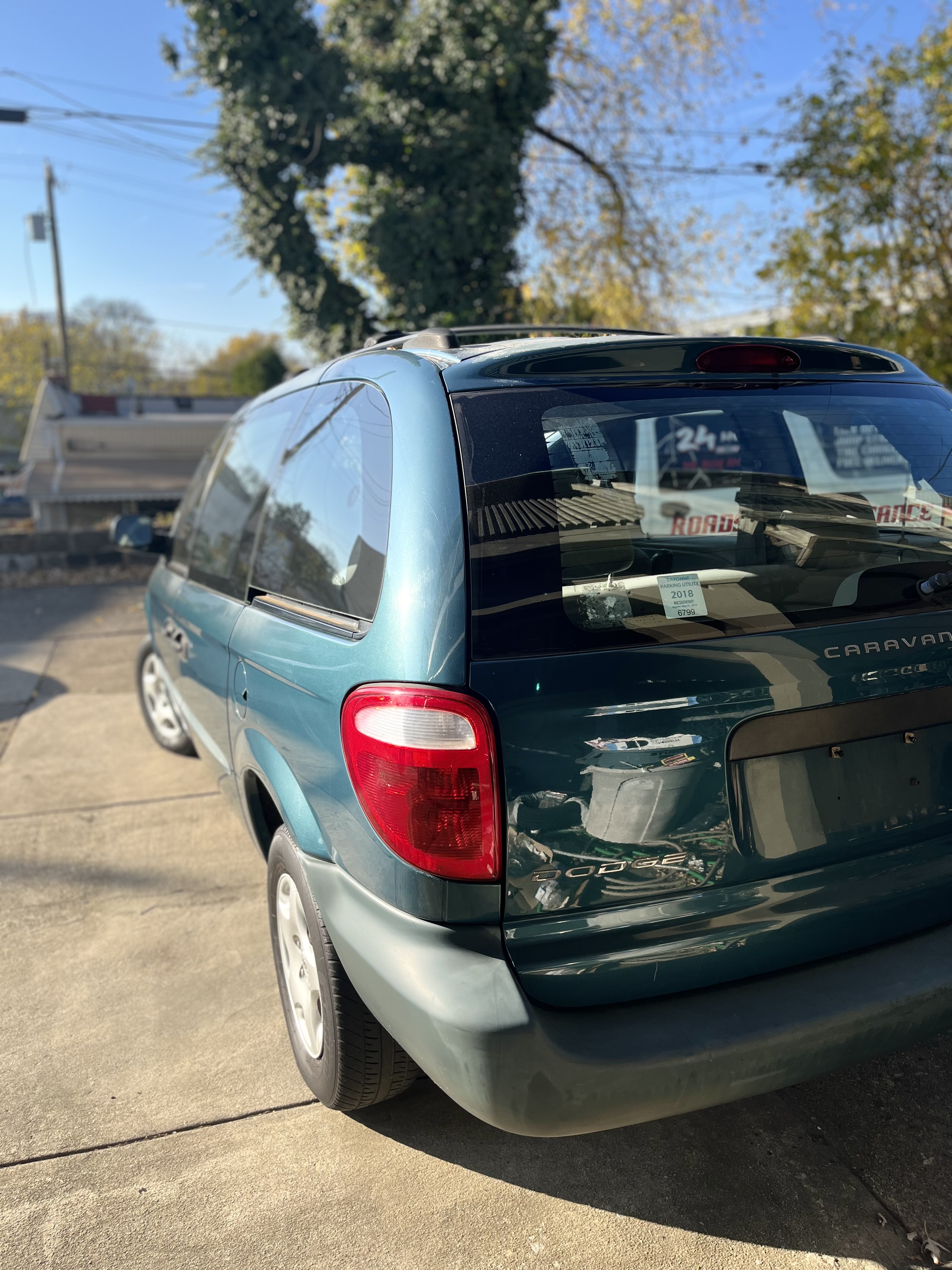 Used 2002 Dodge Caravan SE FWD image 2