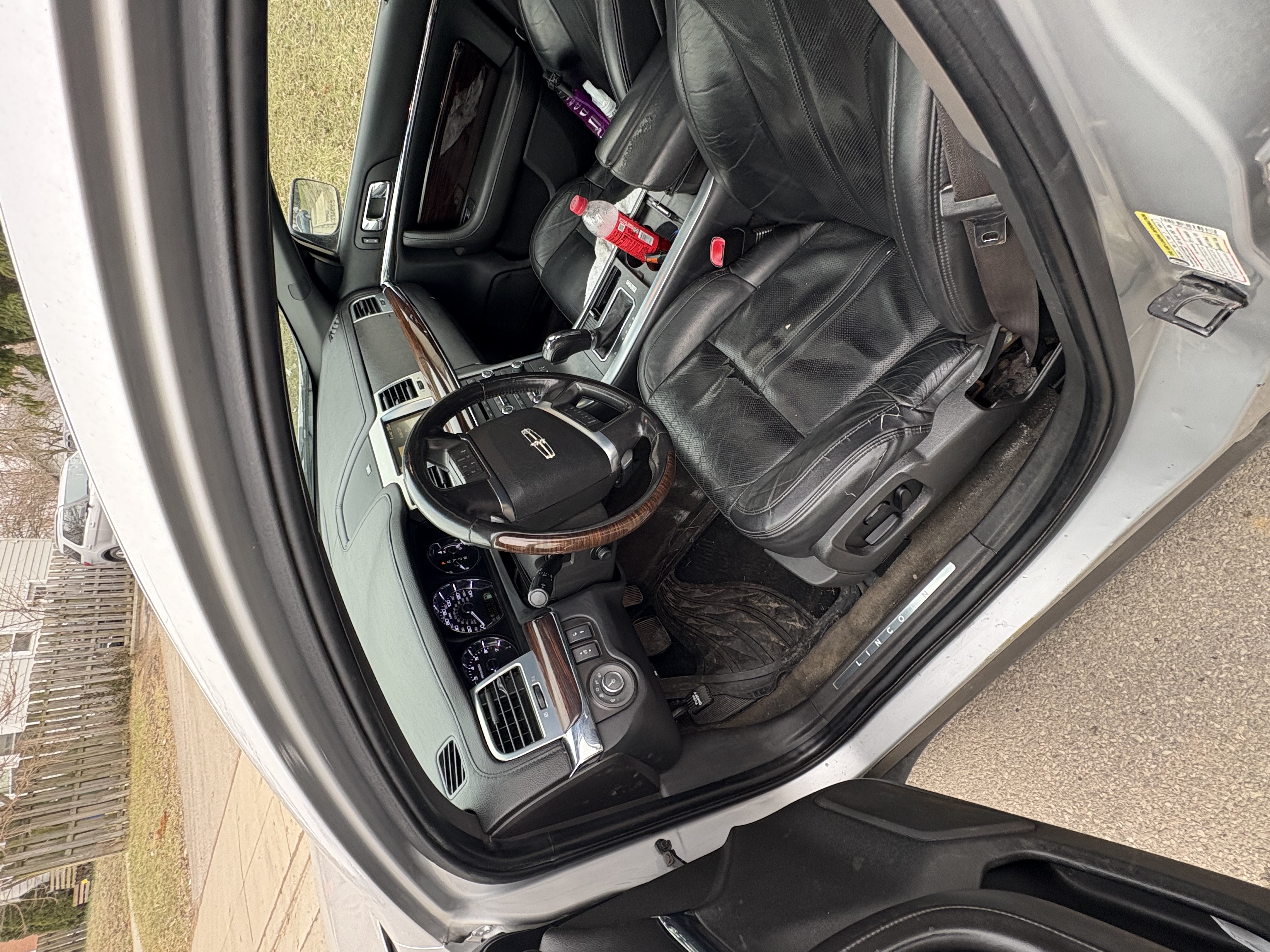Used 2012 Lincoln MKS FWD image 14