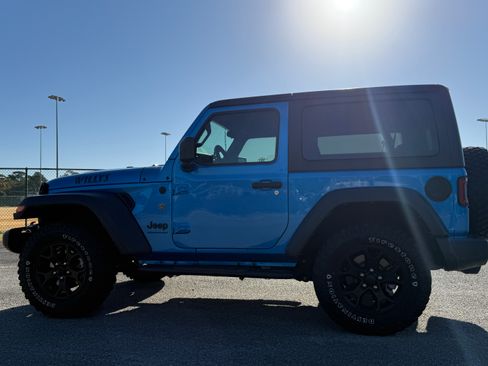 Used 2022 Jeep Wrangler Sport image 4