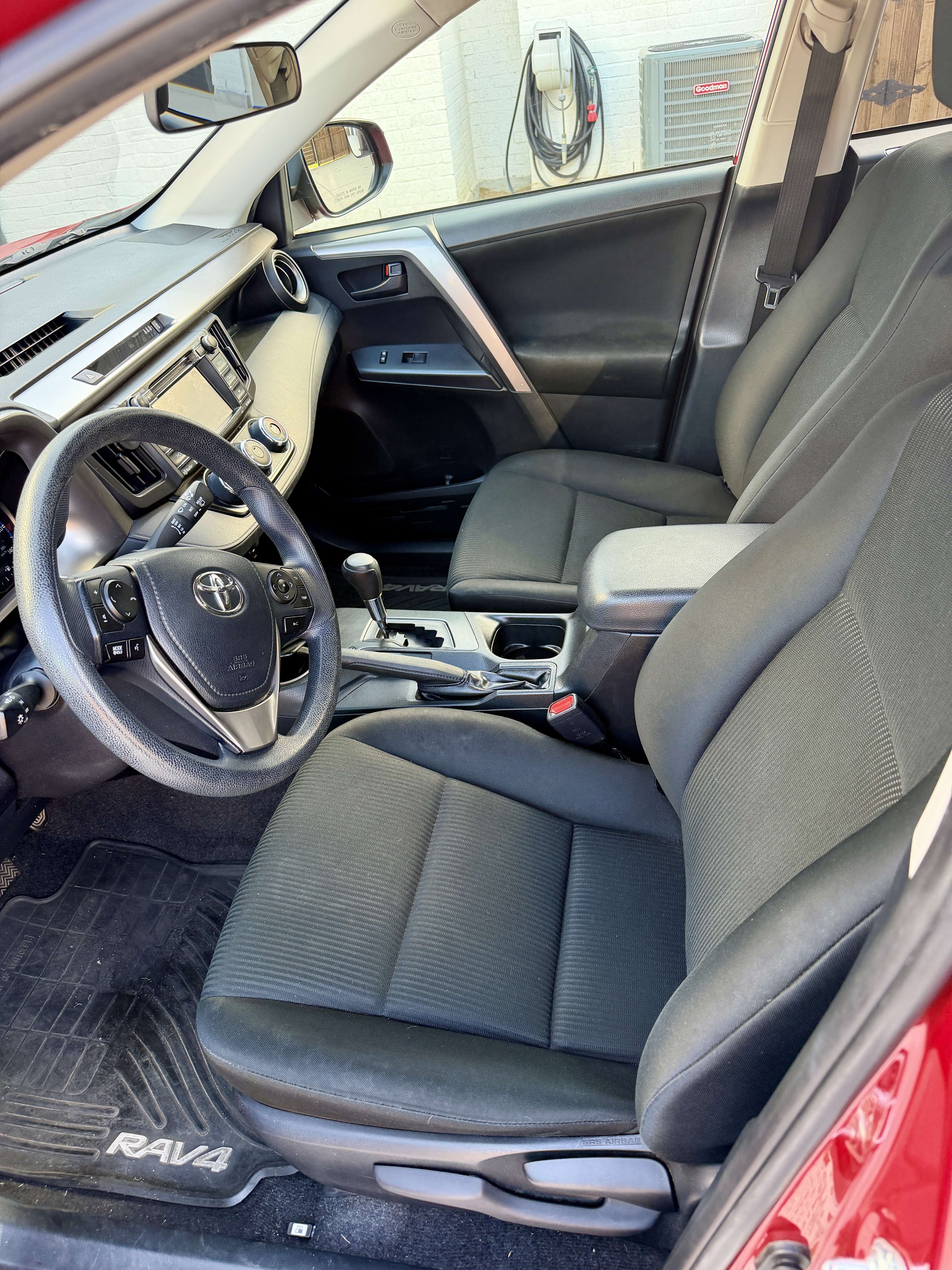 Used 2017 Toyota RAV4 LE w/ Carpet Mat Package AWD/4WD image 11