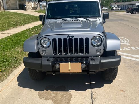Used 2014 Jeep Wrangler Sahara AWD/4WD image 2