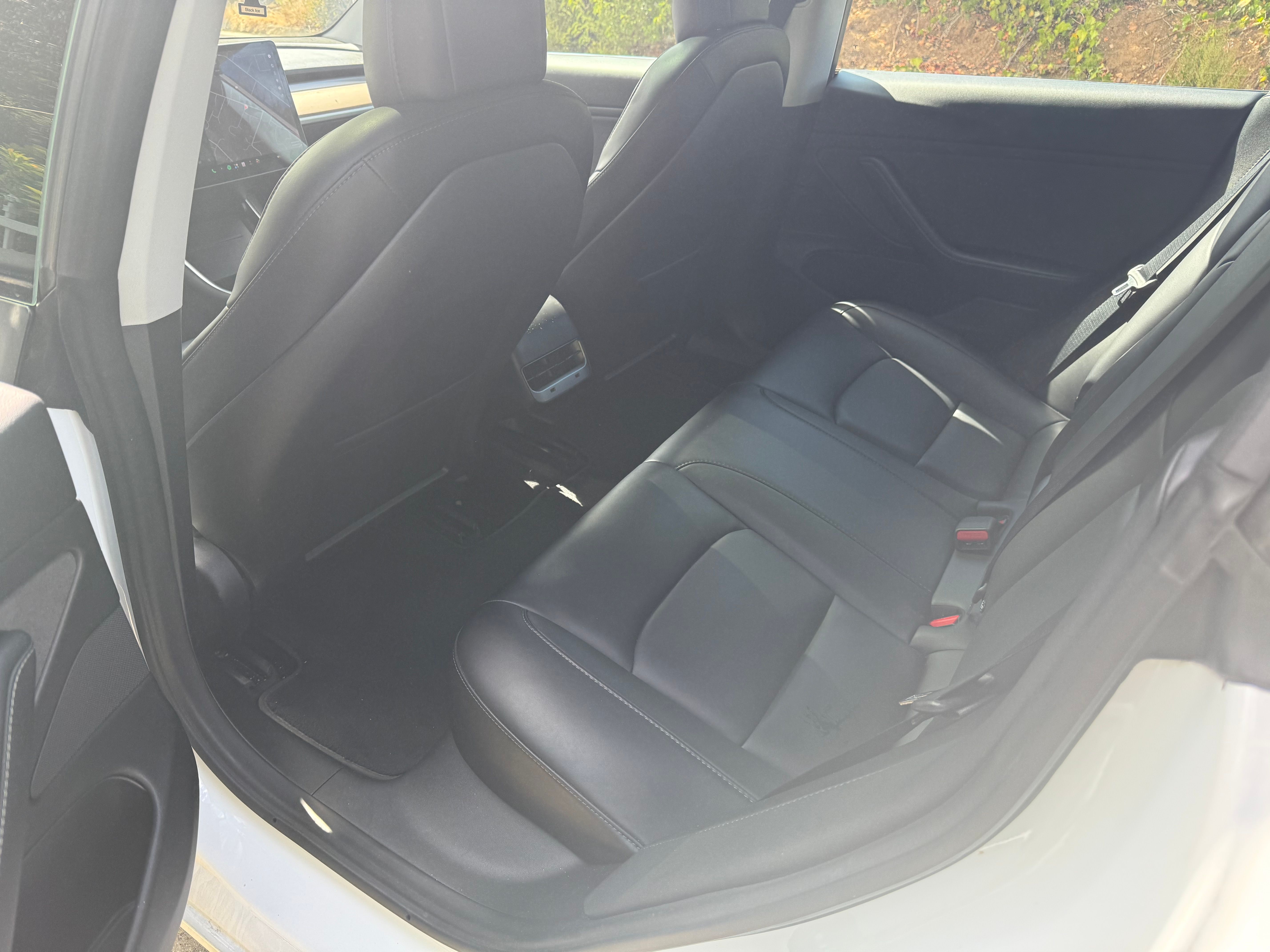 Used 2018 Tesla Model 3 Mid Range RWD image 8