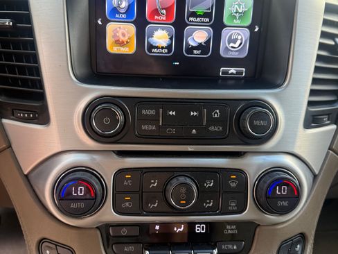 Used 2018 GMC Yukon XL SLT image 6