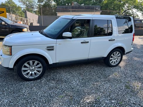 Used 2013 Land Rover LR4 HSE w/ HSE Pkg AWD/4WD image 2