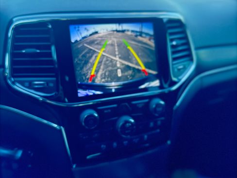 Used 2020 Jeep Grand Cherokee Limited w/ Premium Lighting Group image 10