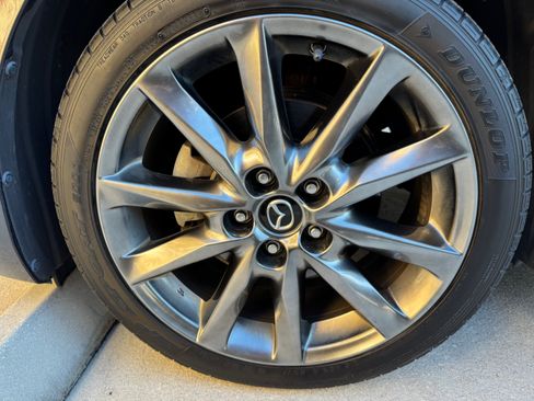 Used 2018 MAZDA MAZDA3 Grand Touring image 21