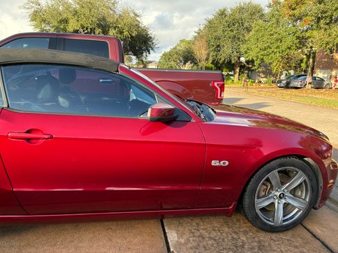 Used 2014 Ford Mustang GT Premium w/ Comfort Package image 5