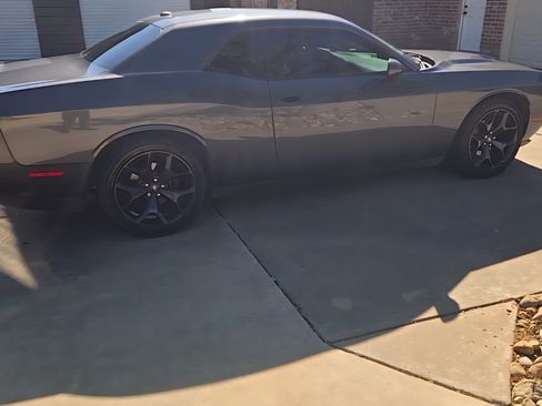 Used 2020 Dodge Challenger SXT w/ Blacktop Package image 5