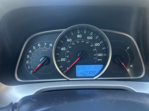 Used 2014 Toyota RAV4 LE FWD image 11
