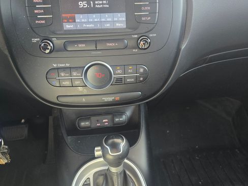 Used 2017 Kia Soul + w/ Designer's Package image 8