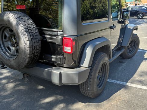 Used 2014 Jeep Wrangler Sport AWD/4WD image 12