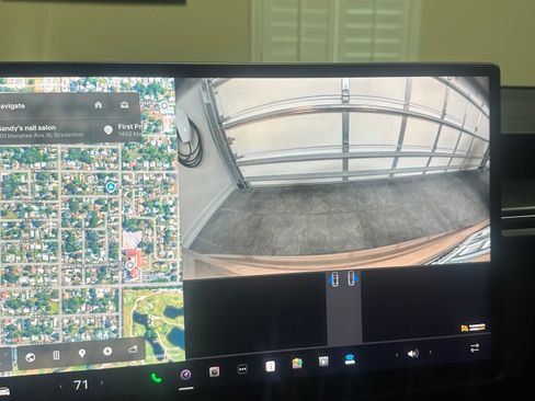 Used 2022 Tesla Model S Plaid image 14