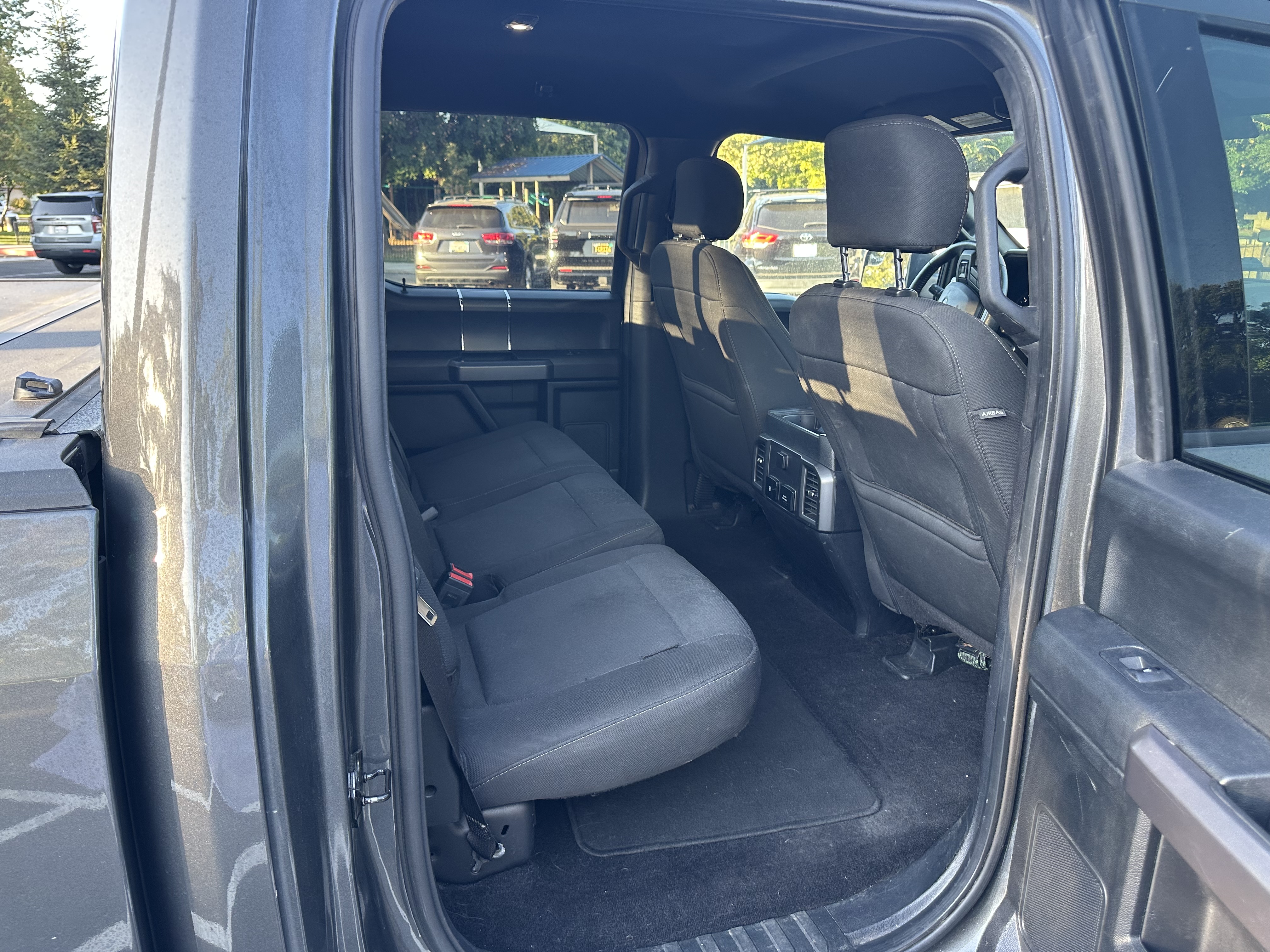 Used 2018 Ford F150 XLT w/ Equipment Group 302A Luxury AWD/4WD image 13