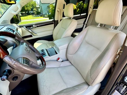 Used 2011 Lexus GX 460 image 11
