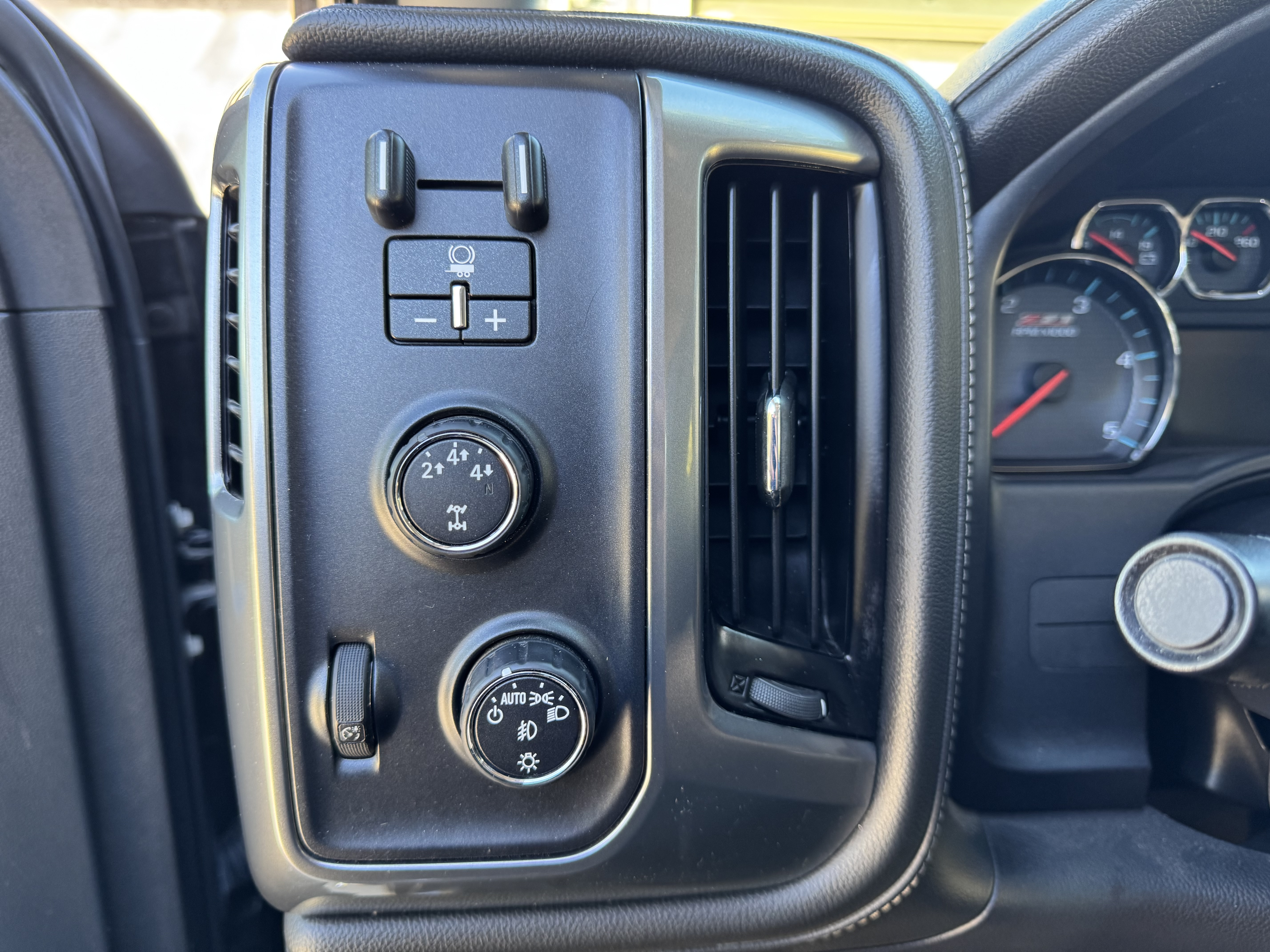 Used 2016 Chevrolet Silverado 3500 LTZ w/ Duramax Plus Package AWD/4WD image 22