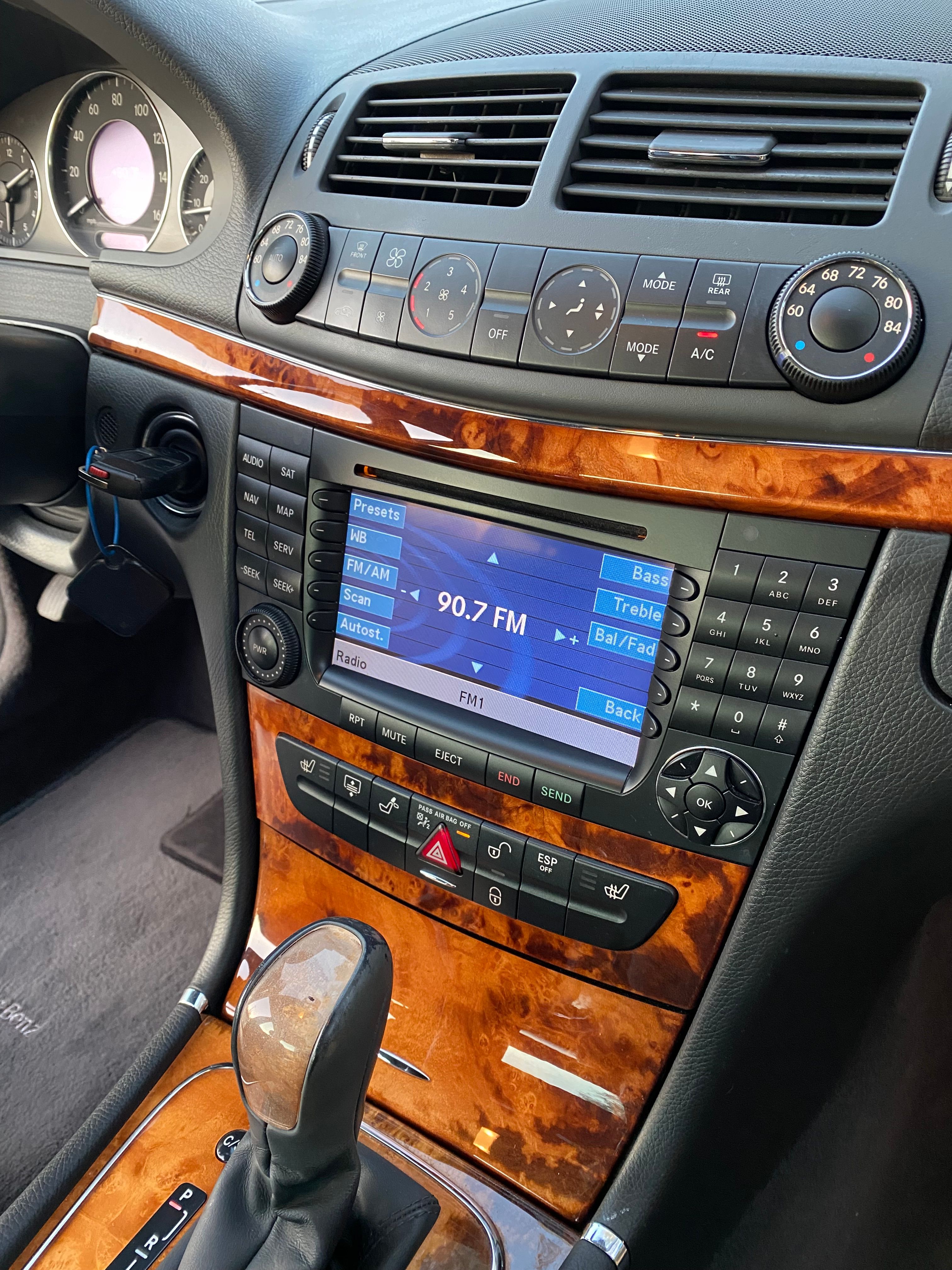 Used 2006 Mercedes-Benz E 350 4MATIC Sedan image 11