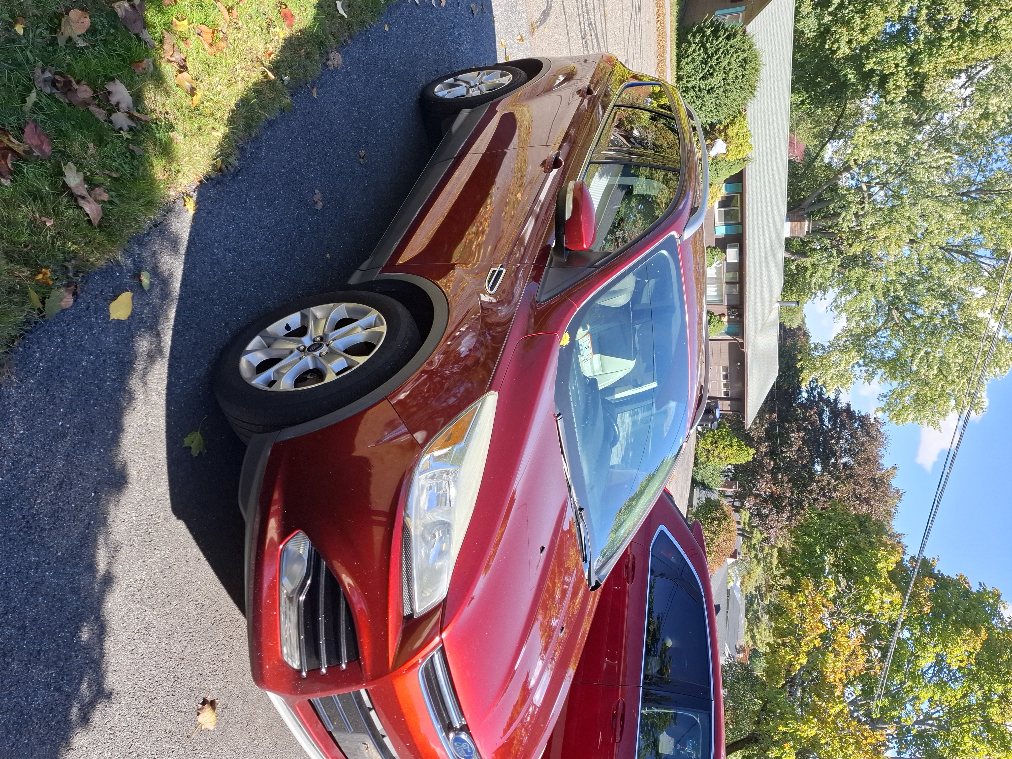 Used 2015 Ford Escape Titanium AWD/4WD image 4