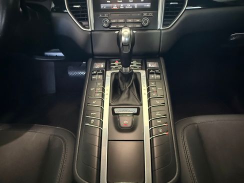 Used 2017 Porsche Macan S AWD/4WD image 16