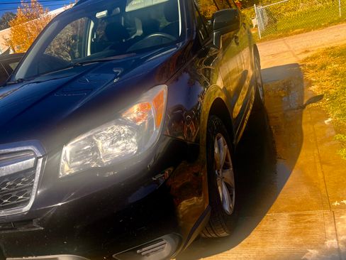 Used 2014 Subaru Forester 2.5i Premium w/ All-Weather Package image 2