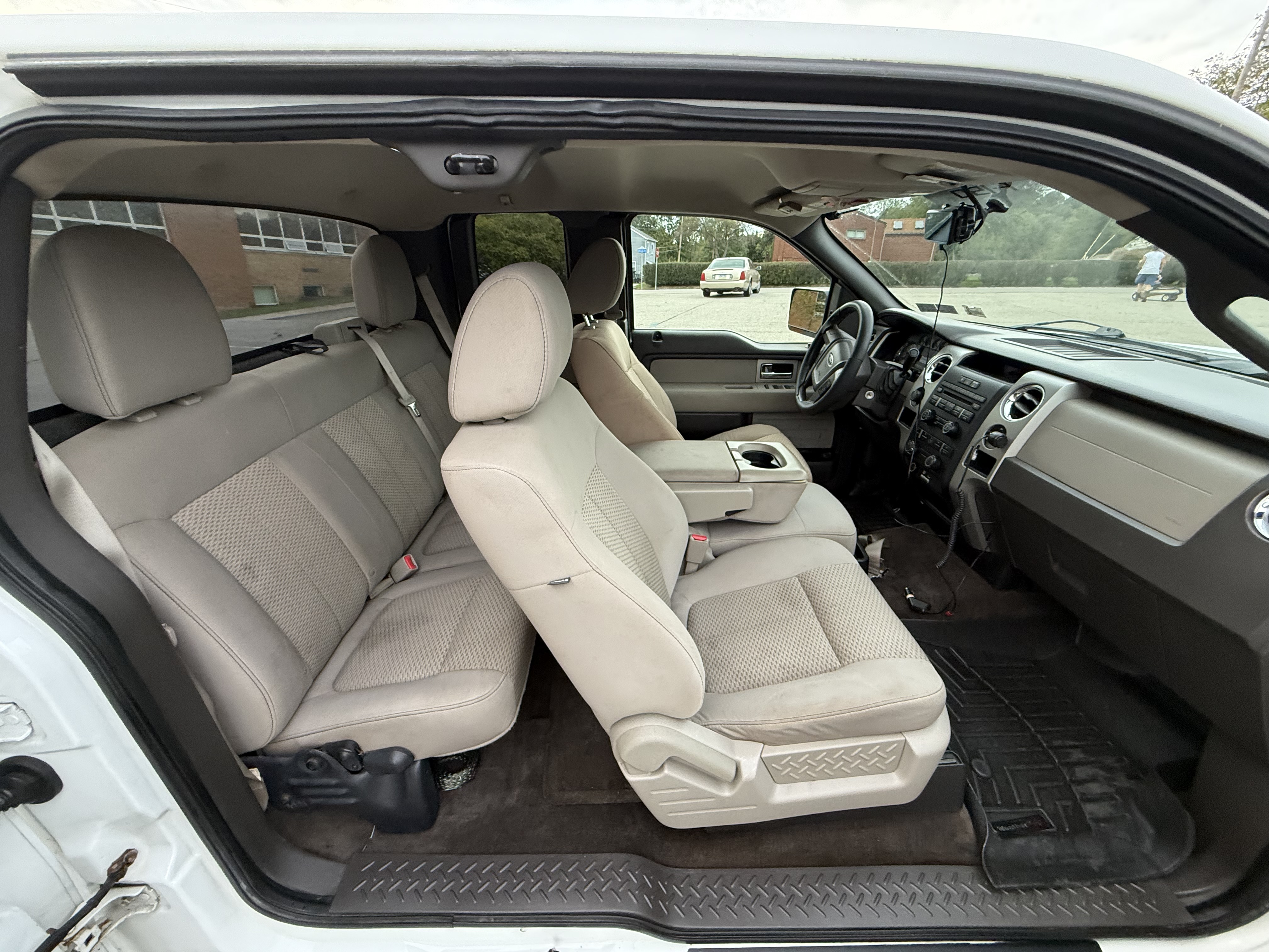 Used 2010 Ford F150 XLT AWD/4WD image 16