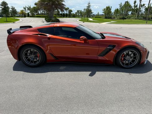 Used 2016 Chevrolet Corvette Z06 w/ 3LZ Preferred Equipment Group RWD image 1