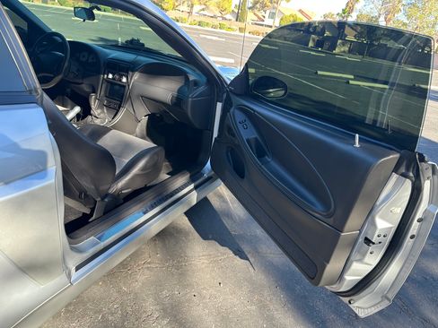 Used 2004 Ford Mustang Cobra RWD image 9