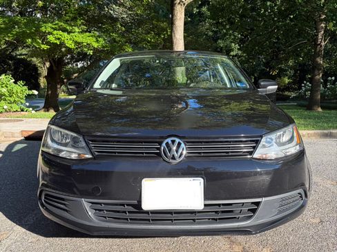 Used 2014 Volkswagen Jetta TDI FWD image 2