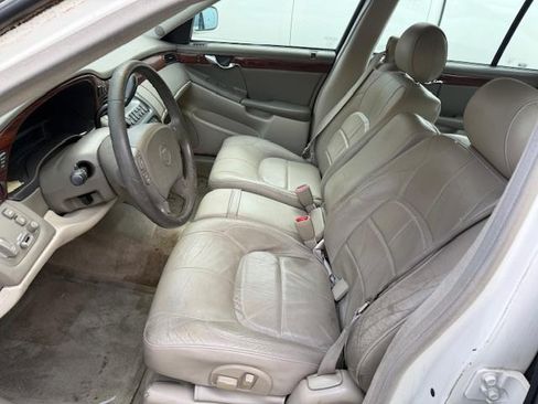 Used 2005 Cadillac De Ville Sedan image 8