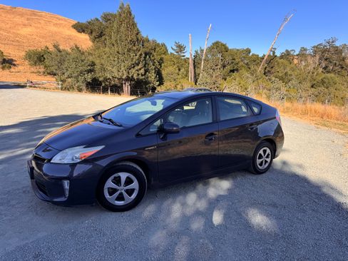Used 2013 Toyota Prius Four FWD image 4