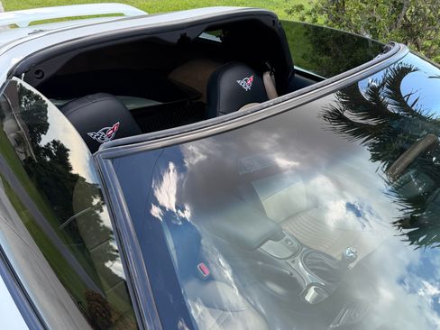Used 1998 Chevrolet Corvette Coupe w/ Roof Pkg RWD image 8