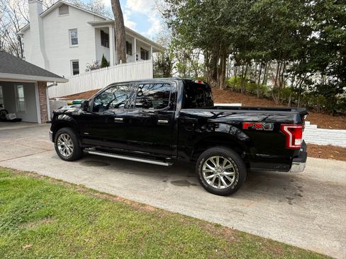 Used 2017 Ford F150 XLT w/ Equipment Group 302A Luxury image 2