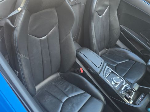 Used 2018 Audi R8 V10 w/ Carbon Exterior Package image 18